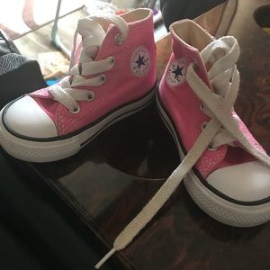 Pink converse 5c